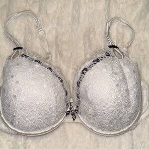 Victoria's Secret Floral Lace Bra in White